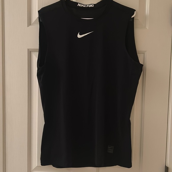 Great Condition Men’s Nike Pro Dri-Fit Fitted Sleeveless Tank Top (Black, Large) - Picture 1 of 13
